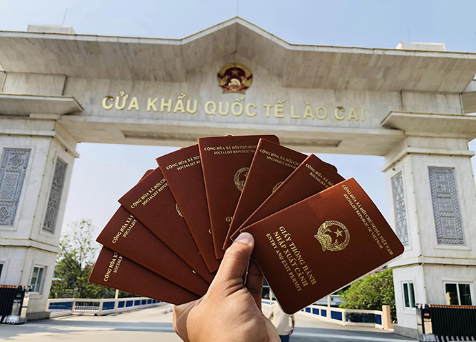 Tour Hà Nội - Di Lạc -  Mông Tự - Kiến Thủy 3N2Đ